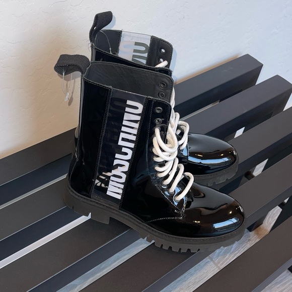 MOSCHINO Logo Synthetic Patent Leather Combat Lace Up Boot Size 39 NEW - Picture 2 of 12